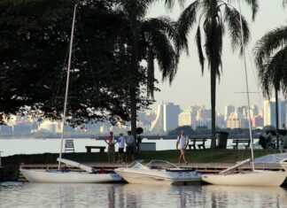 Faltou vento neste sábado e o Brasileiro de Soling fez uma pausa forçada. Neste ...