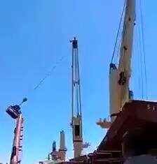 Oh My God! That's Not How you Operate Crane!