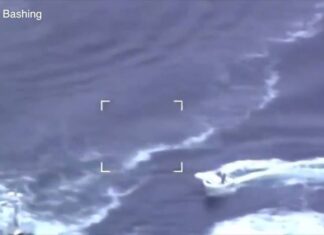 Swedish police chase drunk boat guys! Swedish police chase drunk boat guys!