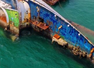 10 Big time Abandon-ships and Ship wrecks of the history 10 Big time Abandon-ships and Ship wrecks of the history