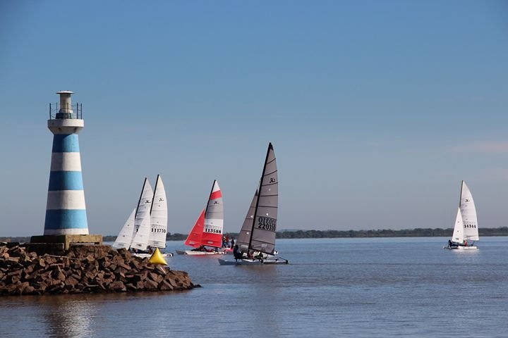 Regata Vds - Barra Do Ribeiro Da Classe Hobie Cat 16 Foi Festiva E Movimentou A ... 1