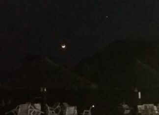 Eclipse da Lua visto em 27/07/2018, do Clube dos Jangadeiros em Porto Alegre, pe...