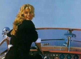 Brigitte Bardot adorava sua lancha italiana Riva...