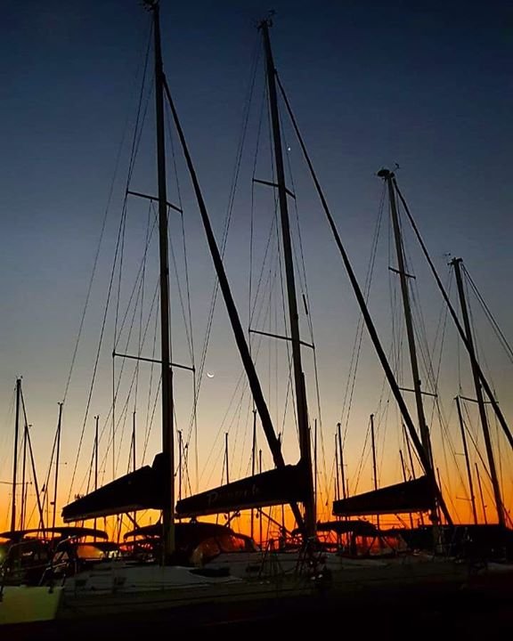 Pôr-Do-Sol No Clube Dos Jangadeiros, Rio Guaíba, Porto Alegre Rs... 1