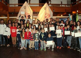 A diplomação de final de semestre da Escola de Vela Minuano lotou neste sábado o… A diplomação de final de semestre da Escola de Vela Minuano lotou neste sábado o...