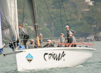 Os barcos  Crioula29, Madrugada e Tranquilo II com as tripulações representantes...