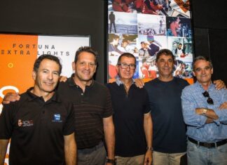 Juan Vila inaugura la exposición sobre la historia de España en la Volvo Ocean Race Juan Vila inaugura la exposición sobre la historia de España en la Volvo Ocean Race