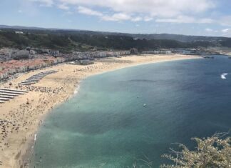 Praia de Nazaré ! Portugal… Praia de Nazaré ! Portugal...