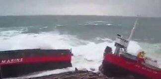 Ship Snip in to Half in bad weather !