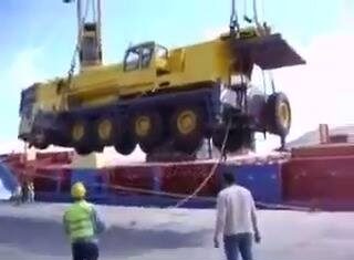 Assistir a Accident while Lifting Assistir a Accident while Lifting