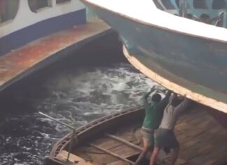 Assistir a Crazy Boat Terminal in Bangladesh Assistir a Crazy Boat Terminal in Bangladesh