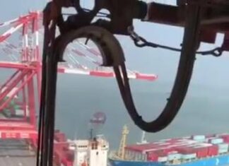 Assistir a Accident in Guangzhou Port, China