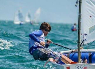 Brasileiro de Optimist começou em Ilhabela com dois velejadores da flotilha Minu… Brasileiro de Optimist começou em Ilhabela com dois velejadores da flotilha Minu...