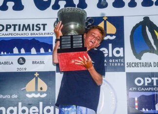 E a festa continua!
 A bandeira azul e branca marcou o pódio da edição de 2019 d...