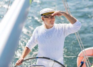 Comissão aprova projeto que suspende habilitação de comandante de barco que lançar lixo na água - Revista NÁUTICA