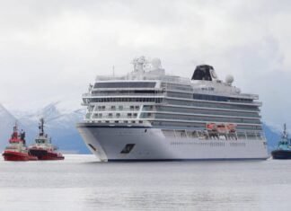 Com ondas de 8 metros, passageiros narram espera por resgate em navio na Noruega