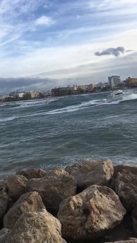 Como Subir Em Molhes Usando Uma Lancha
Que Se Vayan Preparando Los Seguros Con E... 1