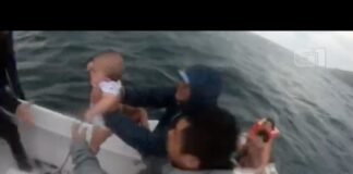 VÍDEO: Família com bebê é resgatada de bote à deriva após naufrágio em Ilhabela, SP