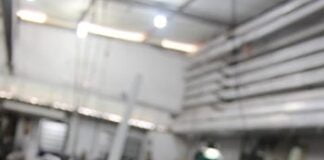 A subida no mastro pode ficar mais fácil com os degraus de mastro retrátil em al...