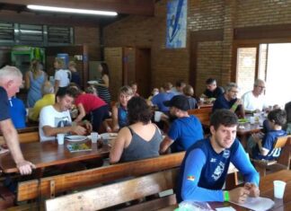 Sábado, 4 de maio, foi dia de confraternização da Escola de Vela Minuano, aqui n… Sábado, 4 de maio, foi dia de confraternização da Escola de Vela Minuano, aqui n...