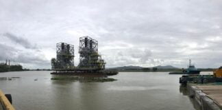 Tristeza de ver este naufrágio, foram perdidos módulos M15 e 16 que integrariam ...