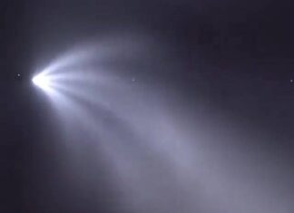 ¡Un meteorito entrando en la atmósfera!
Um meteoro a entrar na atmosfera! ¡Un meteorito entrando en la atmósfera!
Um meteoro a entrar na atmosfera!