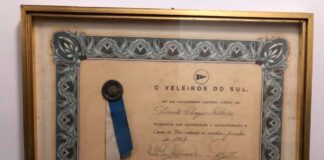 E já se vão mais de 50 anos empurrando água