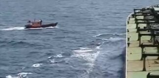  a Piratas somalis mexer com o navio errado