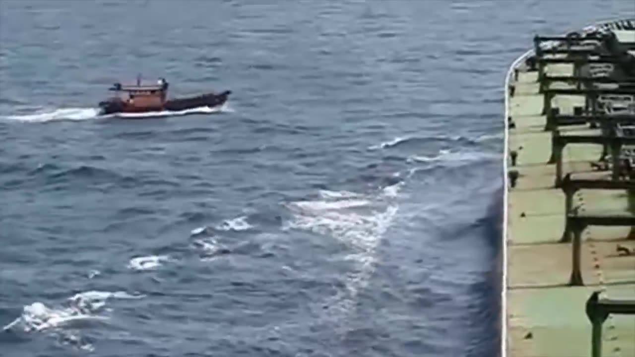 A Piratas Somalis Mexer Com O Navio Errado 1