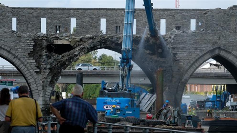 Bélgica Derrumba Un Puente Medieval Para Dejar Pasar A Los Cruceros Bélgica Derrumba Un Puente Medieval Para Dejar Pasar A Los Cruceros 1