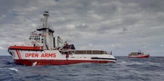 Multas de hasta un millón de euros a ONG que salven vidas sin permiso en el Mediterráneo