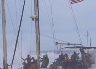  a Tricky Boating Conditions on Oahu's South Shore