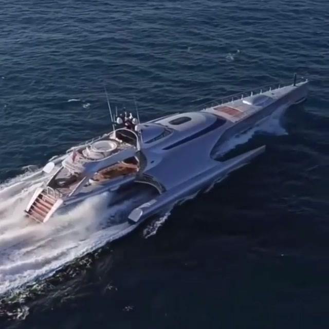Trimarã Estiloso 1
