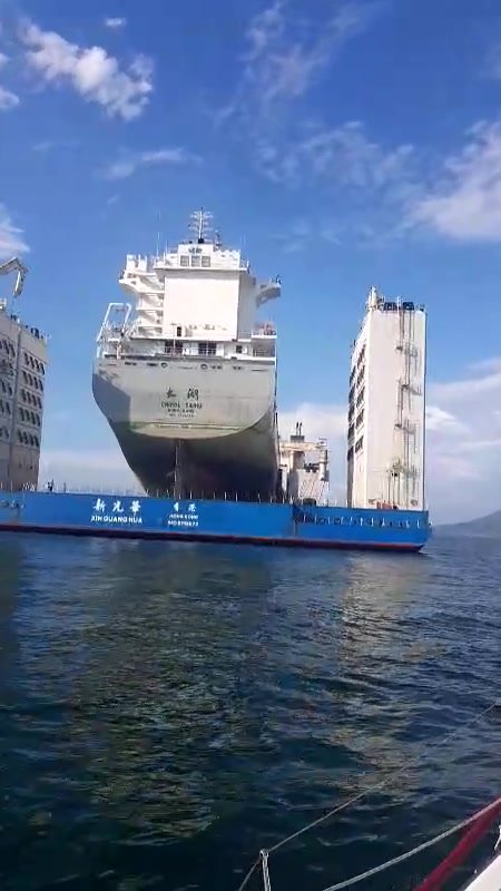 O Navio Sobre O Navio, De Outro Ângulo 1