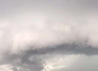 Chegada do temporal em Porto Alegre hoje a tarde @52kt sobre o Rio Guaíba
