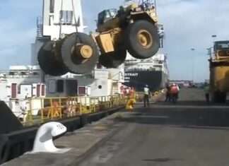 a Accident on Ship While Loading a Accident on Ship While Loading
