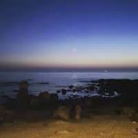 Começando a noite ! … A imagem pode conter: oceano, céu, atividades ao ar livre, natureza e água