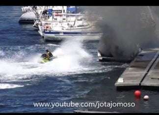 Jet ski extinguishes boat fire / Moto de água apaga incendio em barco / Feu de bateau Jet ski extinguishes boat fire / Moto de água apaga incendio em barco / Feu de bateau