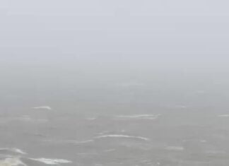 Piriápolis con rambla inundada. Racha máxima 50 nudos
 · 

