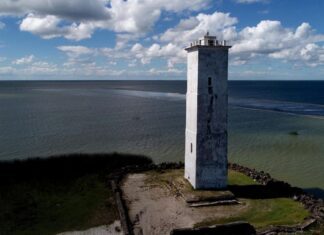 Conheça o farol centenário que recebeu o nome do primeiro tropeiro a desbravar o Sul do Brasil | GZH Conheça o farol centenário que recebeu o nome do primeiro tropeiro a desbravar o Sul do Brasil | GZH