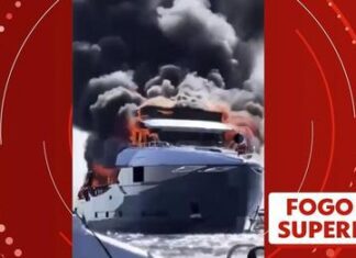 Superiate italiano de R$120 milhões pega fogo na costa da Espanha Superiate italiano de R$120 milhões pega fogo na costa da Espanha