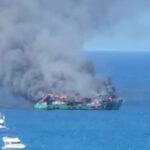 Incêndio em embarcação levando carros a Fernando de Noronha Incêndio em embarcação levando carros a Fernando de Noronha