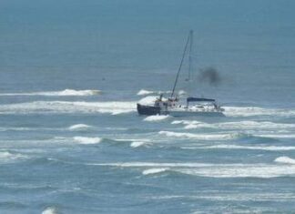 Veleiro alemão tem pane nos motores e é resgatado em alto-mar entre Tramandaí e Imbé Veleiro alemão tem pane nos motores e é resgatado em alto-mar entre Tramandaí e Imbé