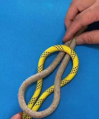 Sempre aparece um nozinho diferente
Five knots that are useful in our daily l… Sempre aparece um nozinho diferente
Five knots that are useful in our daily l...