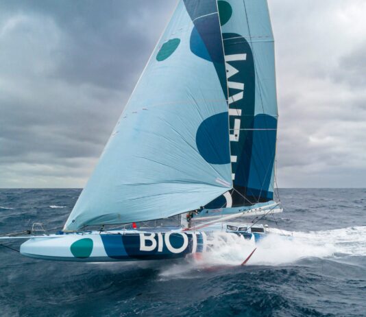 French 

 DRONE ALERT! 
 #Biotherm OBR Ronan Gladu just sent through this series...
