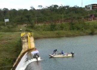 Tensão a bordo
Barragem de Janaúba MG Tensão a bordo
Barragem de Janaúba MG