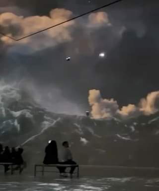 “Tempestade no Mar da Galileia”, exibido em Londres, com arte em 3D. O quadro or...