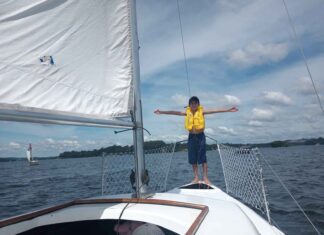 Captain Crunch Earns Whiskey Throttle Champ of the Week! #boats #boating #credit...