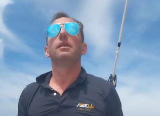 Do galão de plástico para o tanque do barco sem succionar combustível


