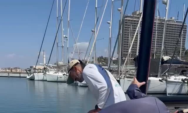 Limpando o casco Limpando o casco